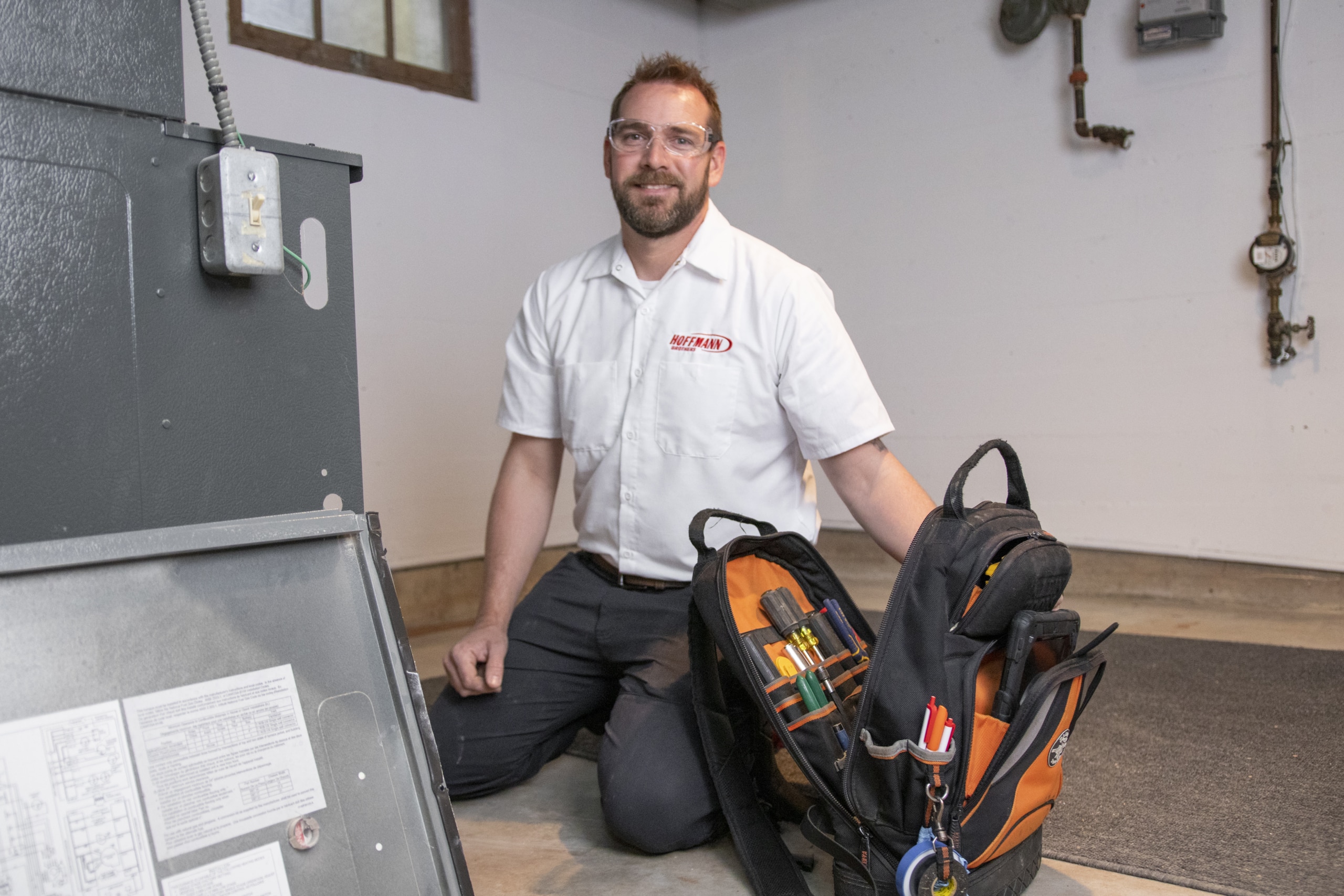 Hoffmann Brothers’ Experienced Technician Replacing Furnace in St Louis