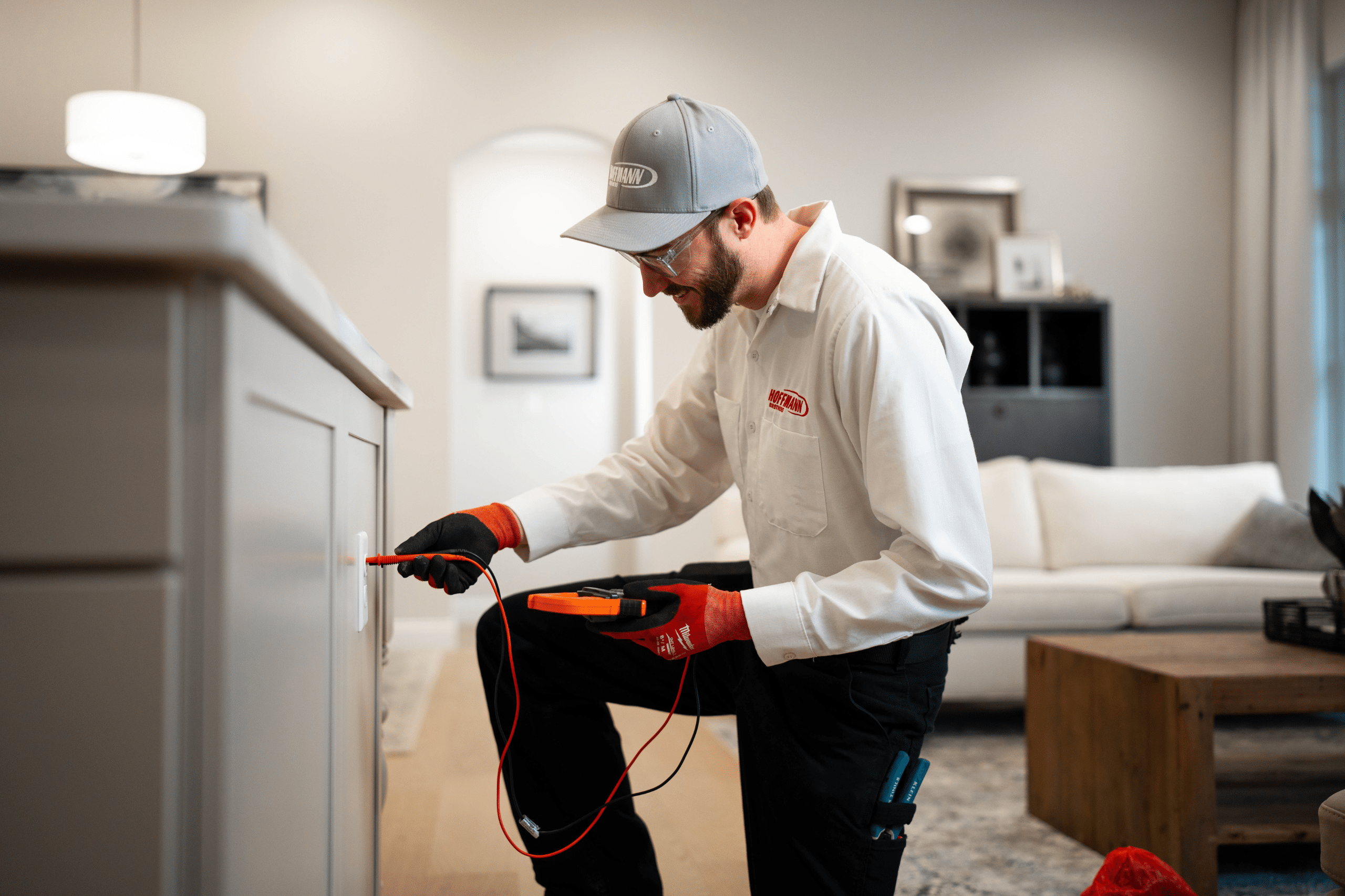 Licensed Murfreesboro Electrician at Outlet