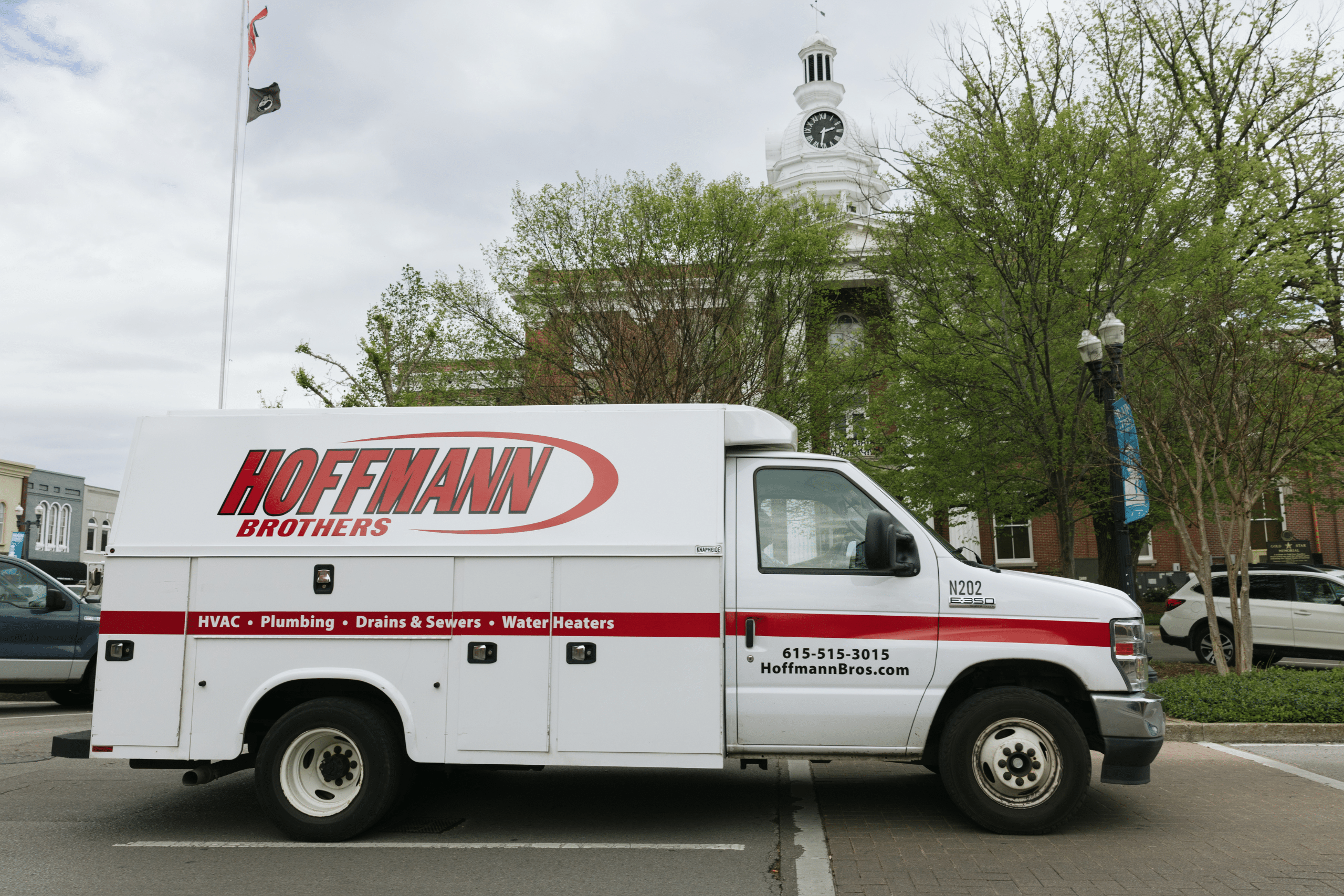 Hoffmann Brothers truck in front of Rutherford County Courthouse